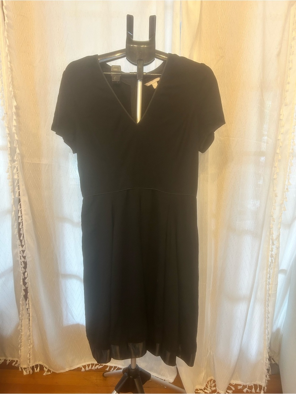 Banana Republic Black V-Neck Midi Dress Size 12